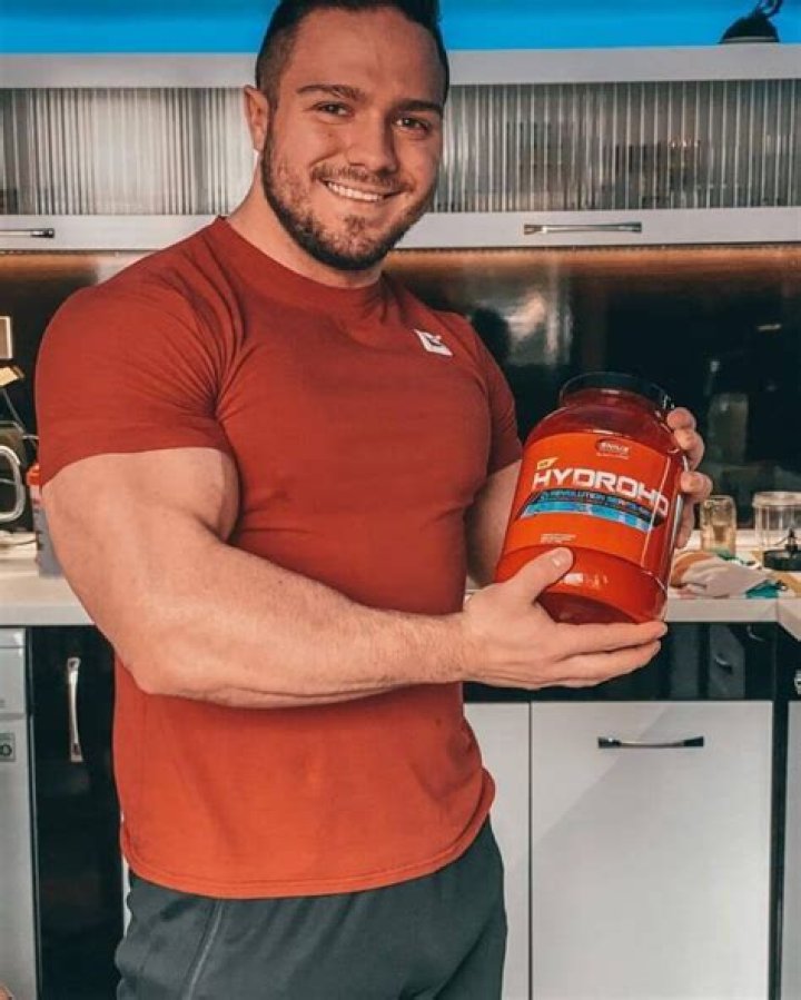 Martin Petrov- Age, Height, Girlfriend, Net Worth, Ethnicity