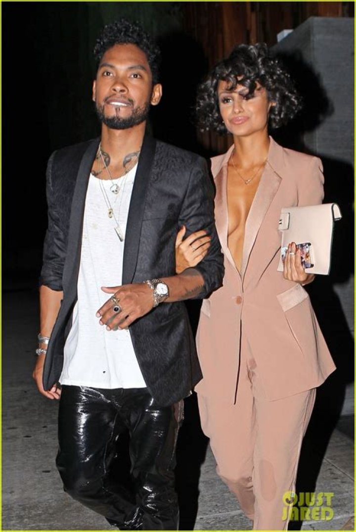 Nazanin Mandi’s Boyfriend: Who is Nazanin Mandi Dating?