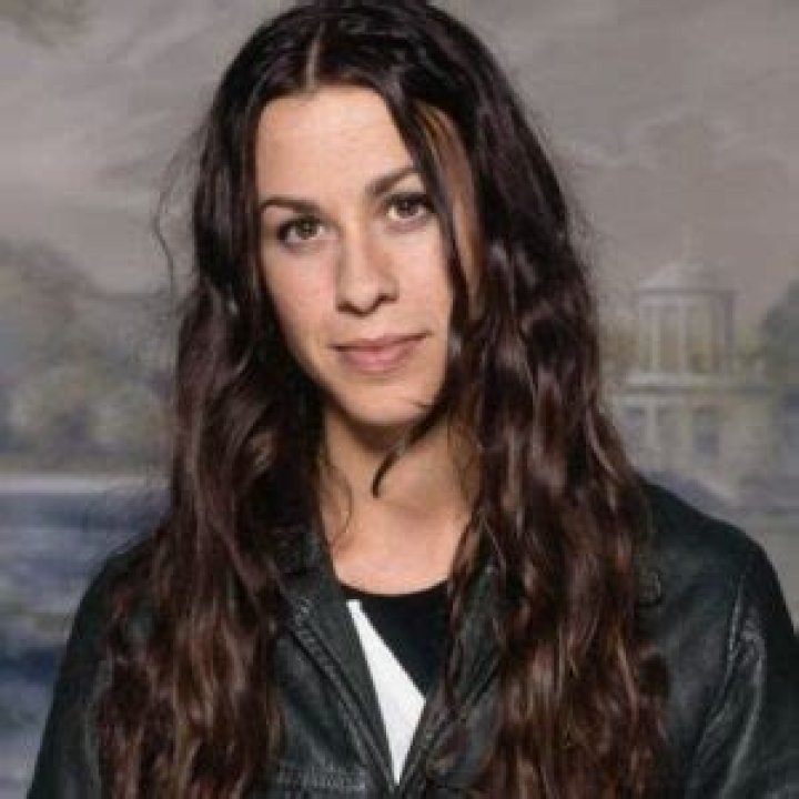 Who Is Alanis Morissette? Wiki, Age, Height, Husband, Net Worth, Ethnicity