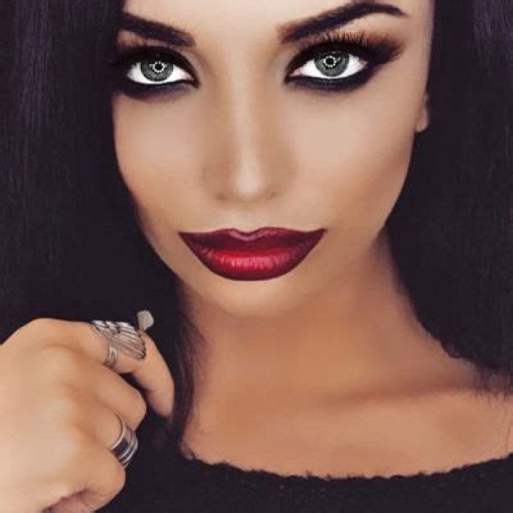 Who is Khnadya Skye? Wiki, Age, Height, Husband, Net Worth, Ethnicity